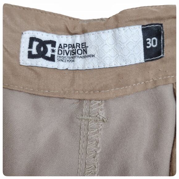 DC Collection Khaki Outdoor Cargo Shorts Size 30 Utility Unisex Sportswear - Picture 9 of 10